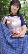 双麻花辫清新元气女生紧身运动制服短裤短款装青青草院子写真美照