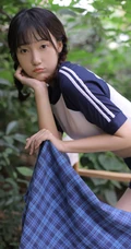 双麻花辫清新元气女生紧身运动制服短裤短款装青青草院子写真美照