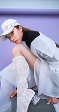 河南籍女演员苏晓彤个性潮装时尚写真