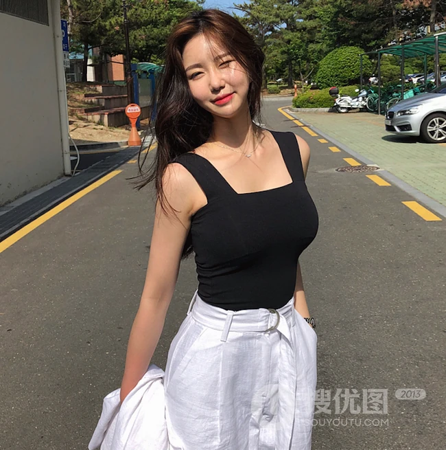 爱健身，喜欢运动的气质精选运动女生Nana紧身衣系列生活照片图集