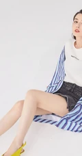 哈妮克孜化身时尚百变少女，多套服饰变换，尽显个性女孩潮流面