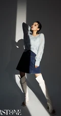 李纯湿发造型化身百变轻熟，多套服饰变换，诠释都市女人时尚魅力