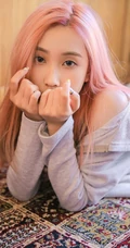 创造营2020女生成员舒一灵染发发型时尚个性写真美照