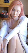 创造营2020女生成员舒一灵染发发型时尚个性写真美照