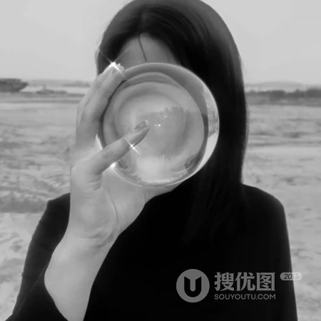 纯黑白女生头像，女生专用高冷，伤感，背影等真实女生黑白头像图片