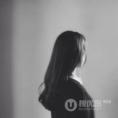 纯黑白女生头像，女生专用高冷，伤感，背影等真实女生黑白头像图片