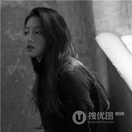 纯黑白女生头像，女生专用高冷，伤感，背影等真实女生黑白头像图片
