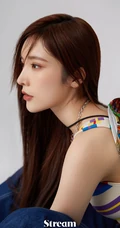 戴燕妮时尚百变少女感十足写真，多套服饰，诠释个性时尚阳光女孩魅力