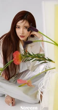 戴燕妮时尚百变少女感十足写真，多套服饰，诠释个性时尚阳光女孩魅力