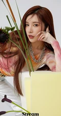 戴燕妮时尚百变少女感十足写真，多套服饰，诠释个性时尚阳光女孩魅力