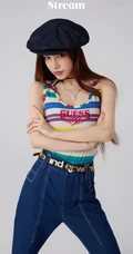 戴燕妮时尚百变少女感十足写真，多套服饰，诠释个性时尚阳光女孩魅力