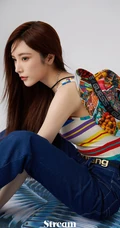 戴燕妮时尚百变少女感十足写真，多套服饰，诠释个性时尚阳光女孩魅力