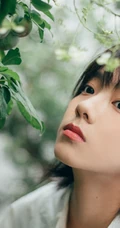 年轻女演员庄达菲短发发型清爽户外滤镜色写真图片