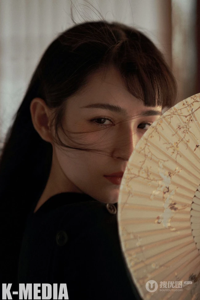 哈妮克孜七月盛夏宛如画中人唯美古侠风写真，尽显东方女子气息