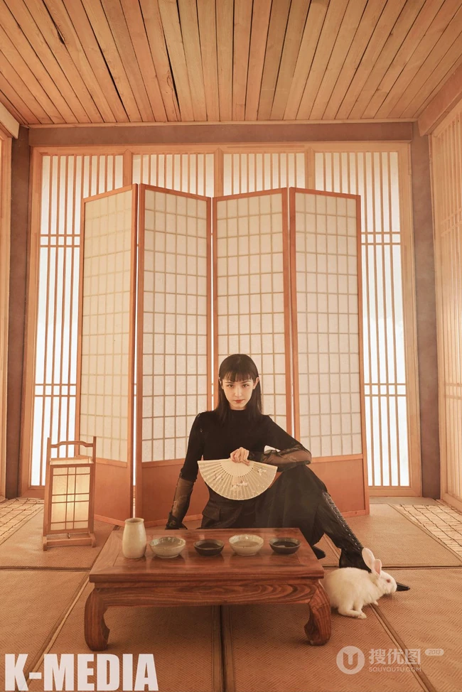 哈妮克孜七月盛夏宛如画中人唯美古侠风写真，尽显东方女子气息