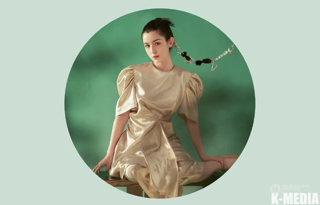 哈妮克孜七月盛夏宛如画中人唯美古侠风写真，尽显东方女子气息