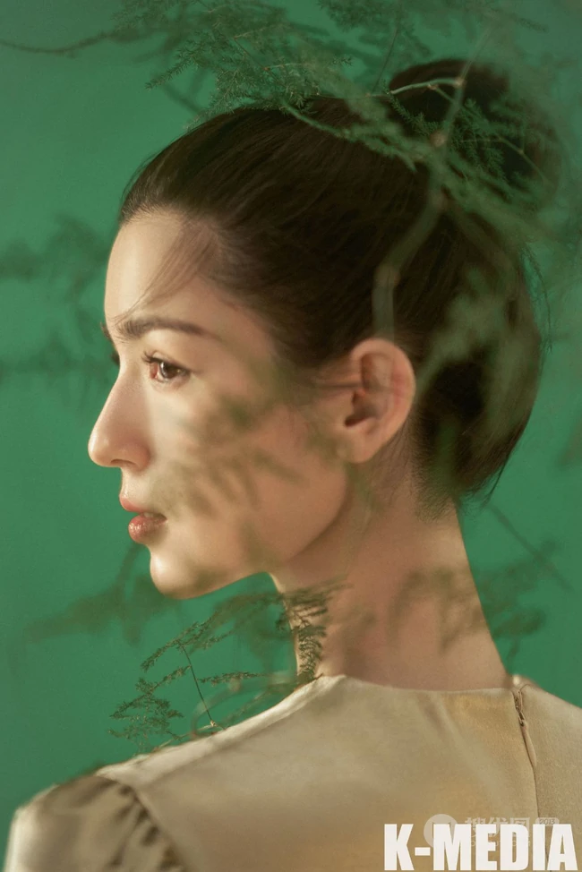 哈妮克孜七月盛夏宛如画中人唯美古侠风写真，尽显东方女子气息