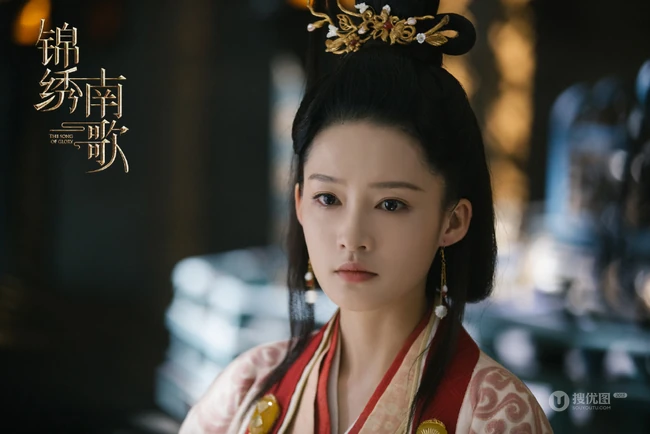 李沁《锦绣南歌》或雍容华贵古装、或英姿飒爽侠女风居家图片