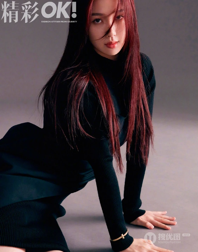 虞书欣精彩OK杂志写真，不同服饰展现多样青春少女时尚魅力