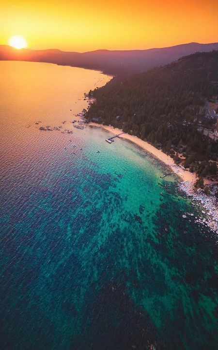 大海礁石，海边的悬崖手机壁纸