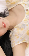 长发，高颜，浅粉又很甜，手拿草帽的小姐姐暖色印花连衣裙清新写真集