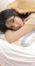 长发，高颜，浅粉又很甜，手拿草帽的小姐姐暖色印花连衣裙清新写真集