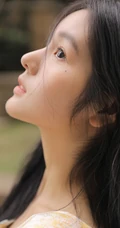 长发，高颜，浅粉又很甜，手拿草帽的小姐姐暖色印花连衣裙清新写真集