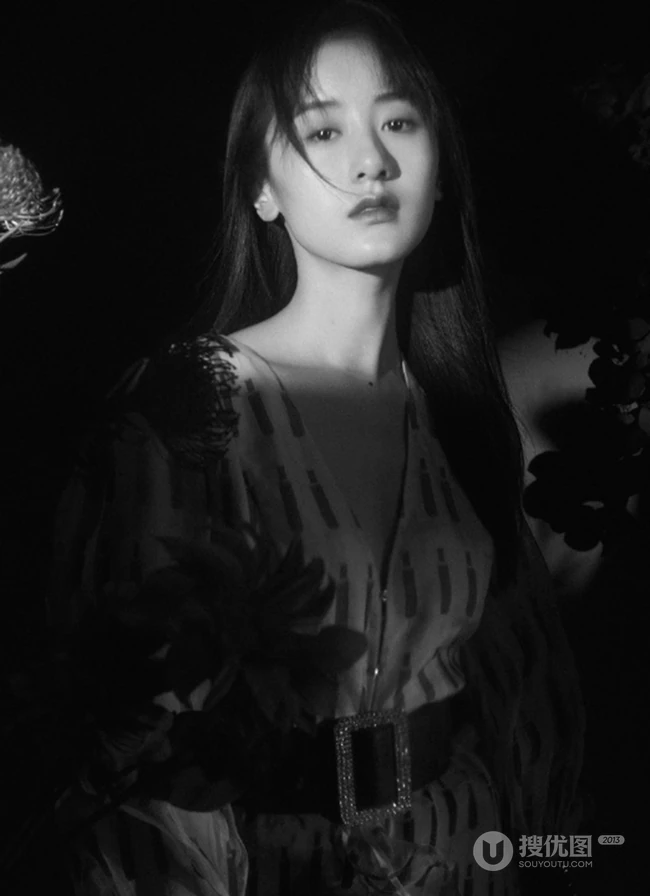 琉璃美人袁冰妍浮光掠影写真，多套服饰诠释气质女人魅力