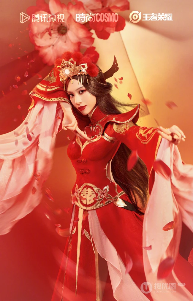 王霏霏红衣霞冠超美COS《王者荣耀》露娜写真美照