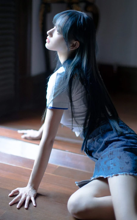 程潇个性酷美&ldquo;时光邮局&rdquo;主题杂志短裙系列写真大片