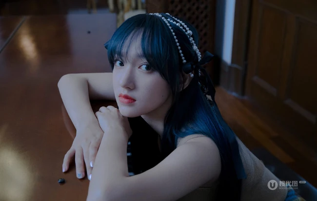程潇个性酷美&ldquo;时光邮局&rdquo;主题杂志短裙系列写真大片