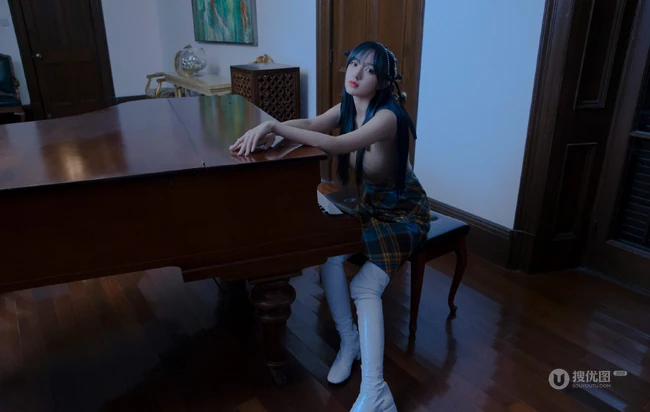 程潇个性酷美&ldquo;时光邮局&rdquo;主题杂志短裙系列写真大片