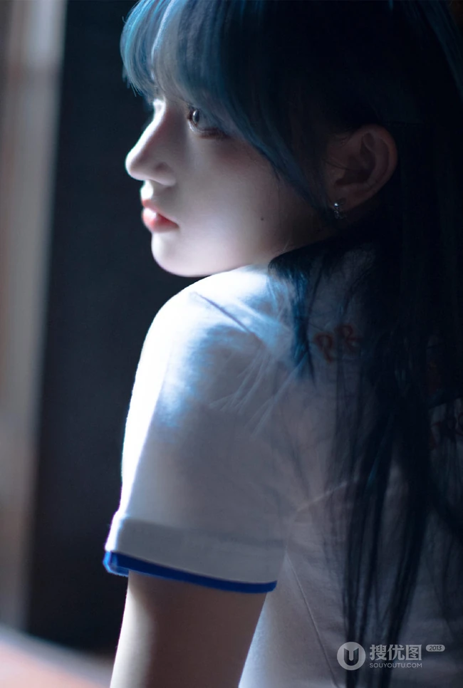 程潇个性酷美&ldquo;时光邮局&rdquo;主题杂志短裙系列写真大片