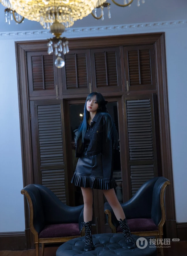 程潇个性酷美&ldquo;时光邮局&rdquo;主题杂志短裙系列写真大片