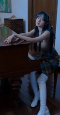程潇个性酷美&ldquo;时光邮局&rdquo;主题杂志短裙系列写真大片