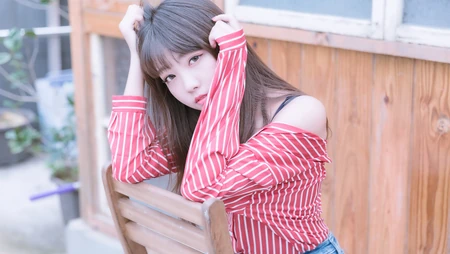 条纹衬衫等高颜值小姐姐桌面壁纸8月25日合集推荐