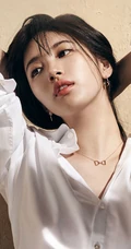 穿白色衬衫性感撩发的清纯的韩国美女高清手机壁纸