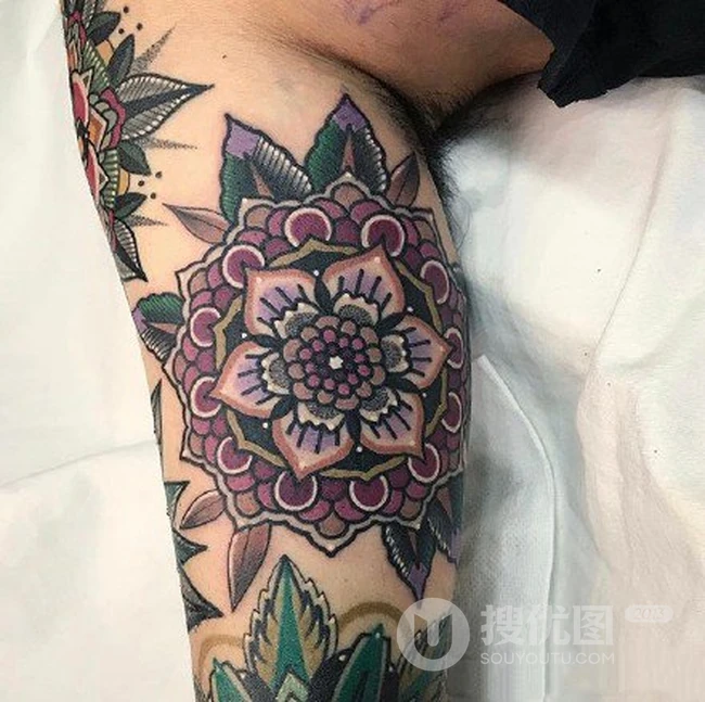 男生身体各部位点刺梵花纹身图片，大图案，小图案都有的不同梵花纹身图案 第3张