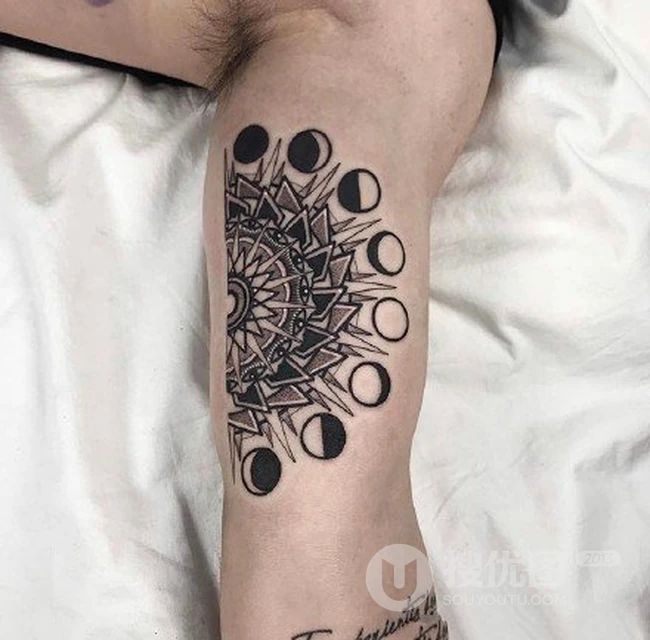 男生身体各部位点刺梵花纹身图片，大图案，小图案都有的不同梵花纹身图案 第9张