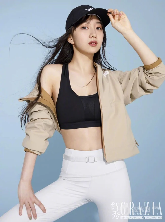 木村心美气质紧身衣、时尚服饰搭配登杂志青春靓丽写真图片