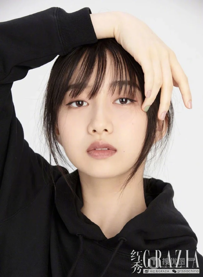 木村心美气质紧身衣、时尚服饰搭配登杂志青春靓丽写真图片
