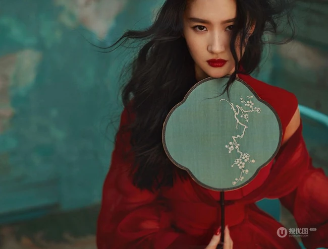 刘亦菲《花木兰》宣传写真，古典古典装红衣着身，一展飒爽英姿