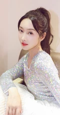 宣璐气质轻纱白裙亮片装舞蹈服居家写真美照
