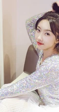 宣璐气质轻纱白裙亮片装舞蹈服居家写真美照