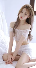 这奶油蛋糕真诱人，纤细线条，线条感，白皙少女轻纱轻纱白衣短裤室内写真