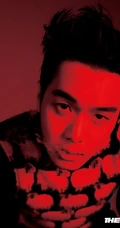 张若昀卷发发型慵懒帅气杂志写真图片
