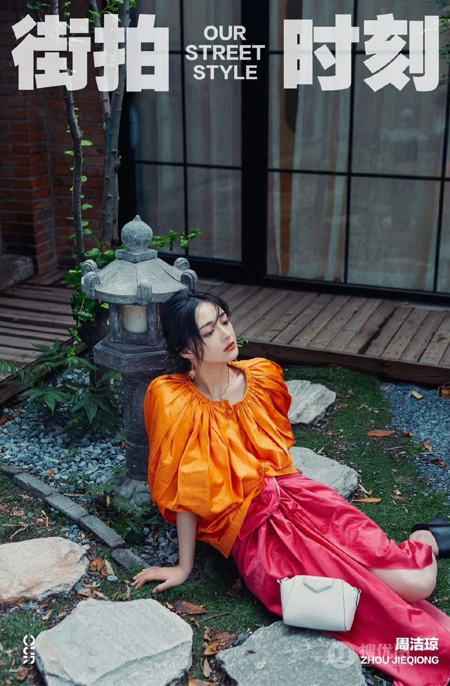 周洁琼夏日写真图片，玩转多种色彩的周洁琼，诠释多样魅力