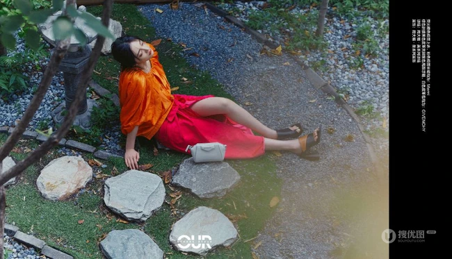 周洁琼夏日写真图片，玩转多种色彩的周洁琼，诠释多样魅力