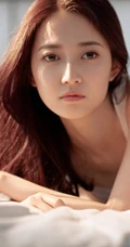 趴在室内拍写真的陈钰琪，尽显温柔婉约美