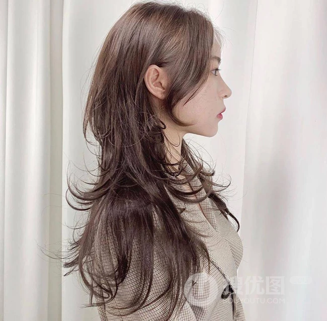 复古潮流，女生时尚发型的另类诠释，一组20张长发高碎发女生发型图片 第2张